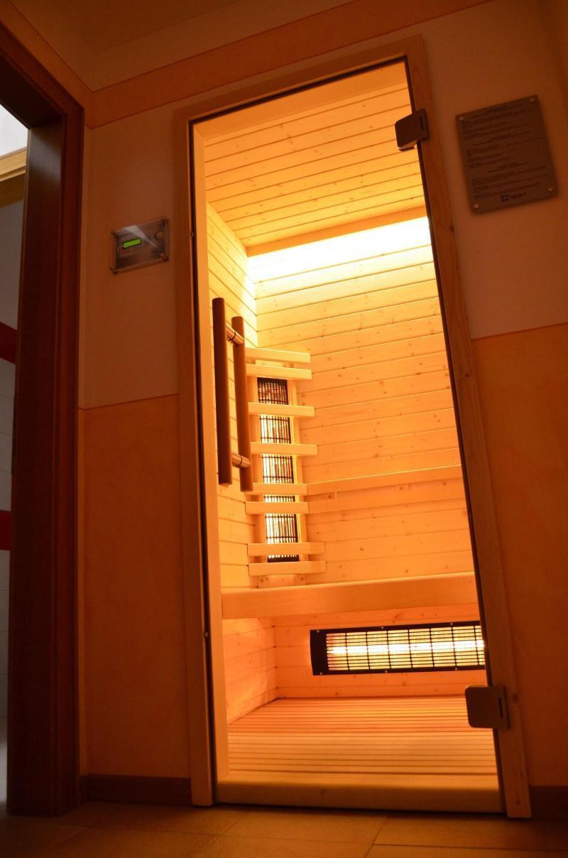 Hotel Ladina Campitello di Fassa Exterior photo