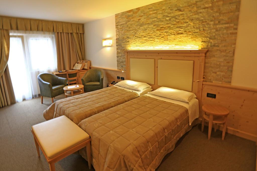 Hotel Ladina Campitello di Fassa Room photo